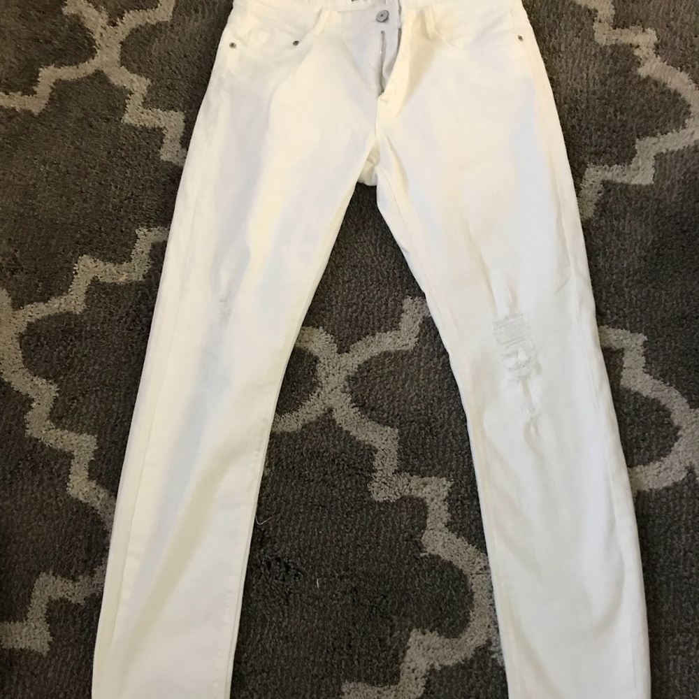 White skinny jeans